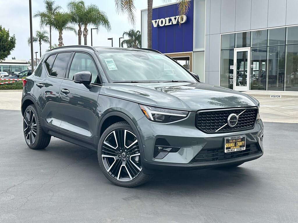 2026 Volvo XC40 B5 Ultra AWD