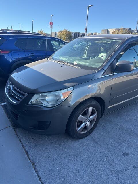 2010 Volkswagen Routan SE
