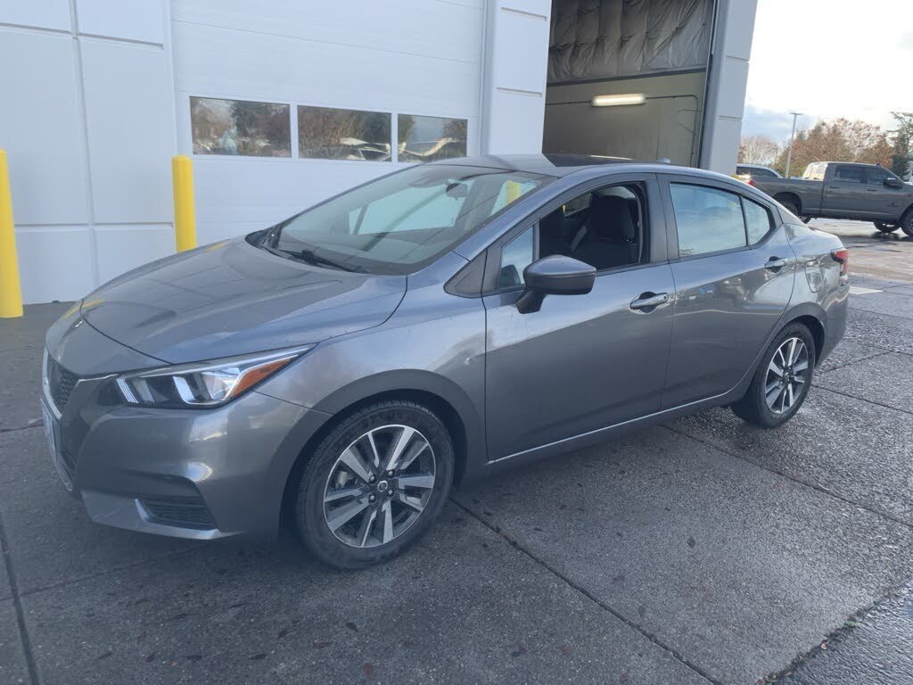 2020 Nissan Versa SV FWD