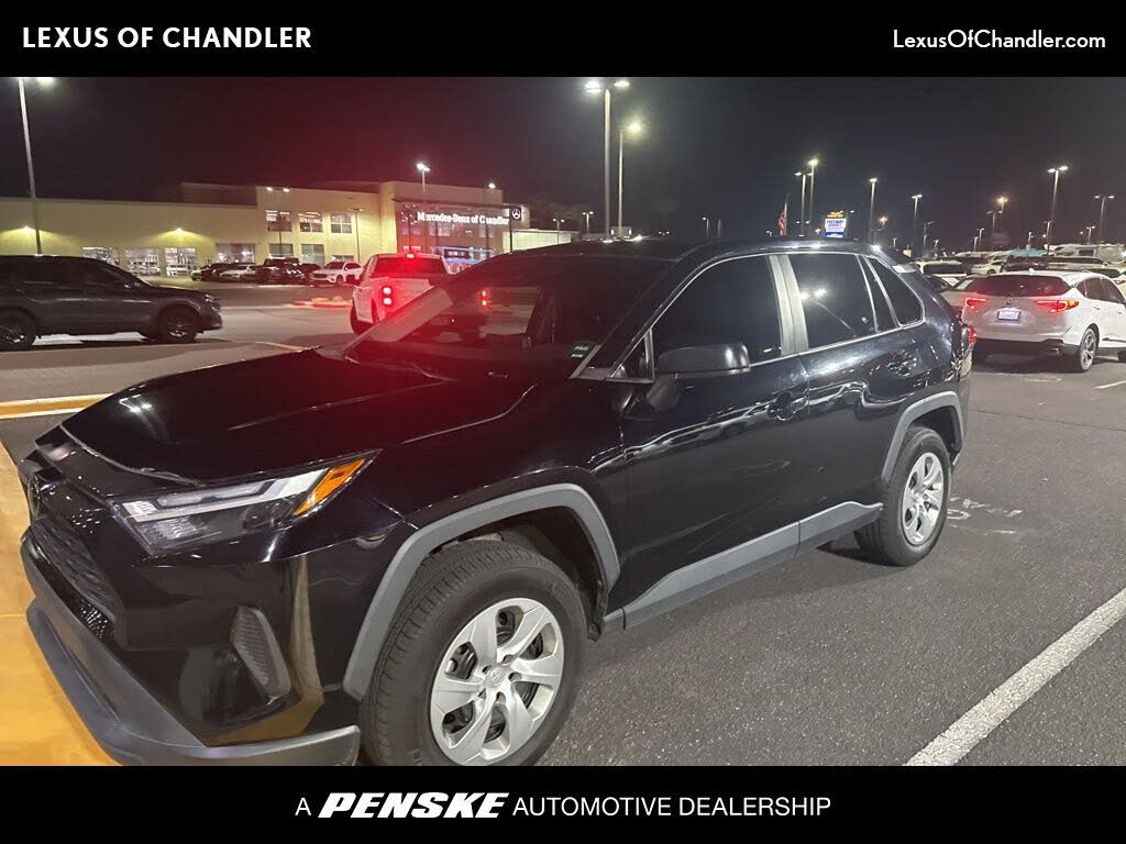 2023 Toyota RAV4 LE FWD