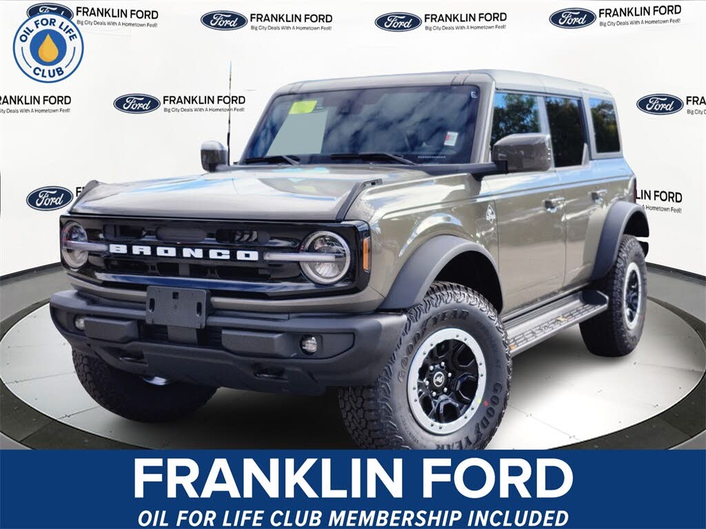 2025 Ford Bronco Outer Banks 4-Door 4WD