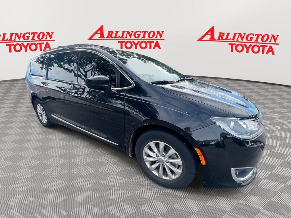 2017 Chrysler Pacifica Touring L FWD