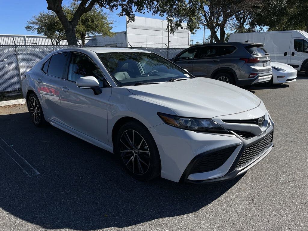 2023 Toyota Camry SE FWD