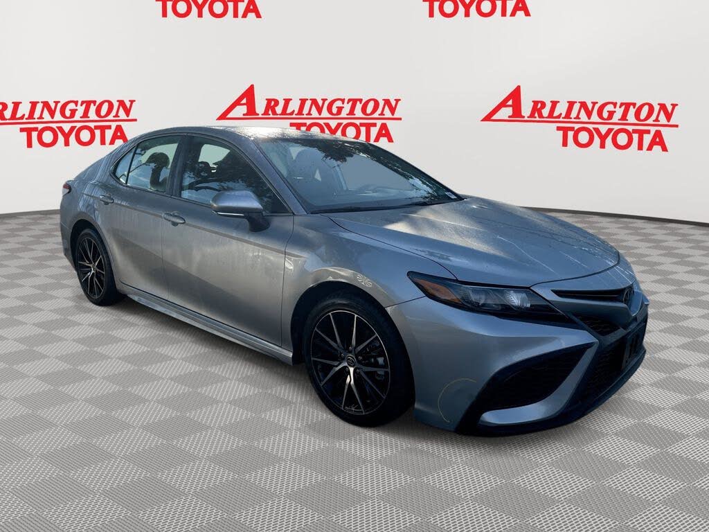 2024 Toyota Camry SE FWD