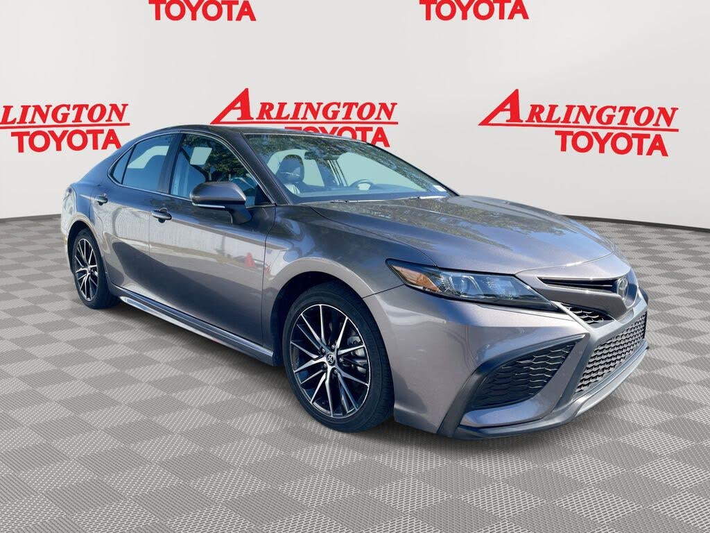 2024 Toyota Camry SE FWD