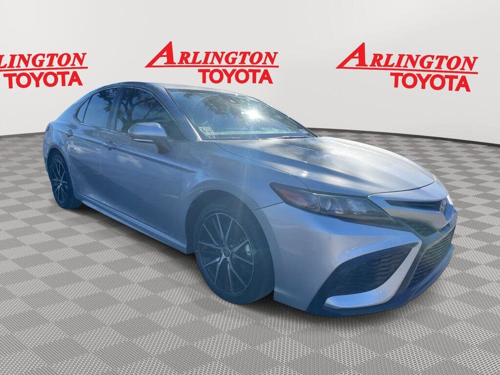 2024 Toyota Camry SE FWD