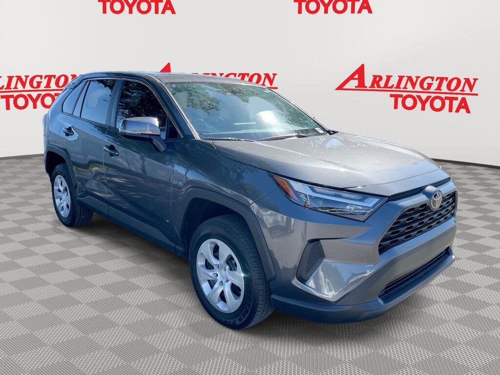 2024 Toyota RAV4 LE FWD