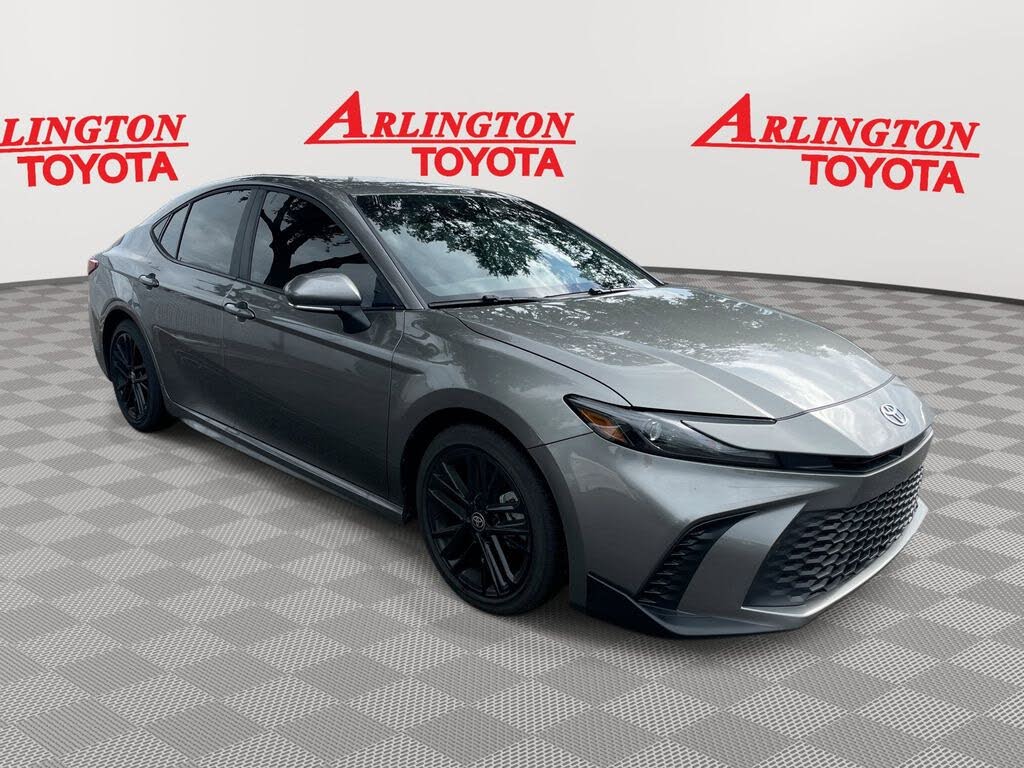 2025 Toyota Camry SE FWD