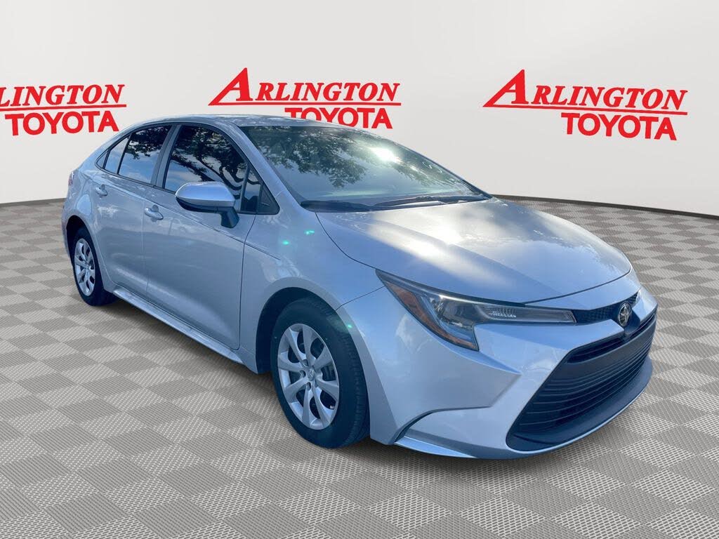 2025 Toyota Corolla LE FWD