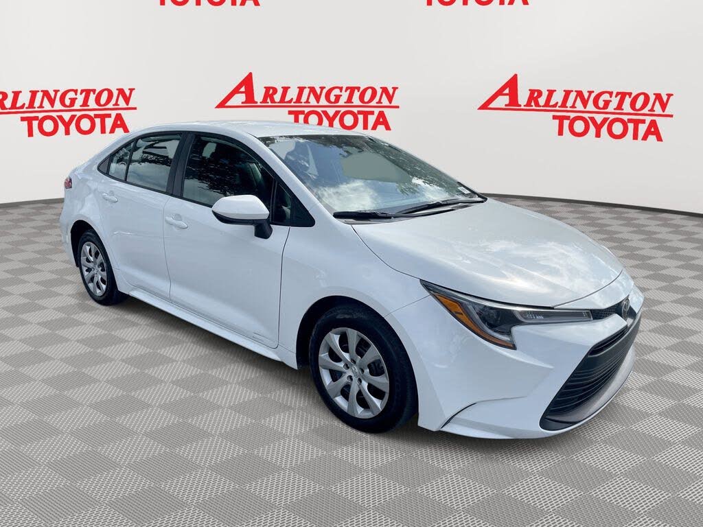 2025 Toyota Corolla LE FWD