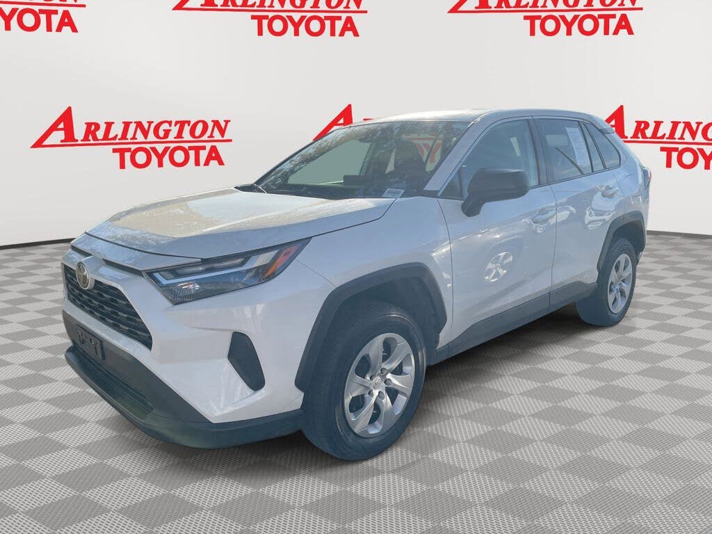 2025 Toyota RAV4 LE FWD