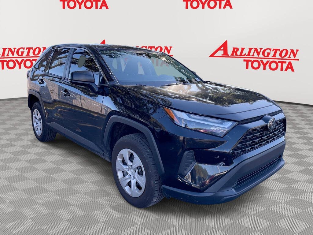 2025 Toyota RAV4 LE FWD