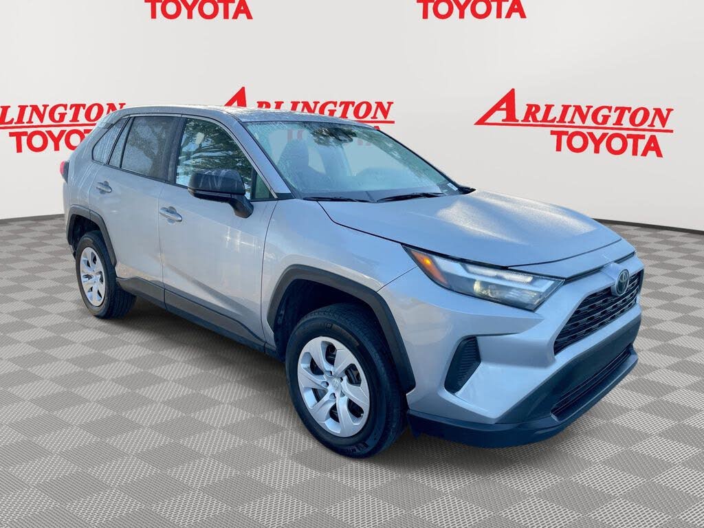 2025 Toyota RAV4 LE FWD