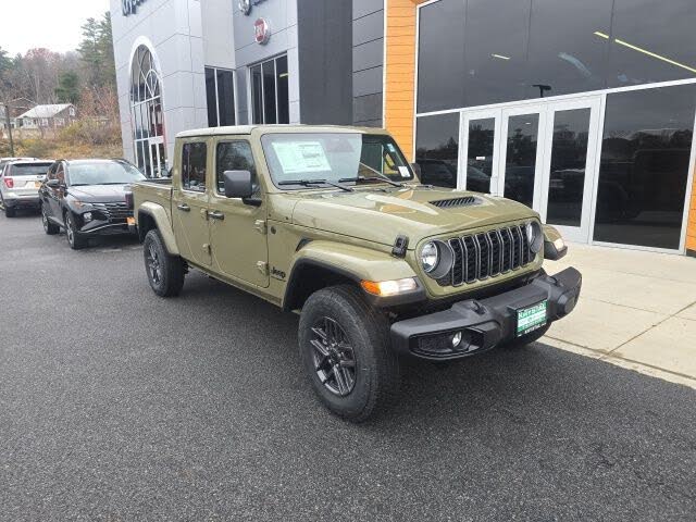 2026 Jeep Gladiator Sport S Crew Cab 4WD