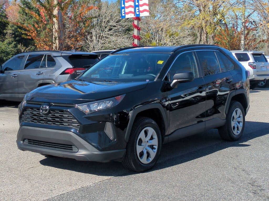 2020 Toyota RAV4 LE FWD