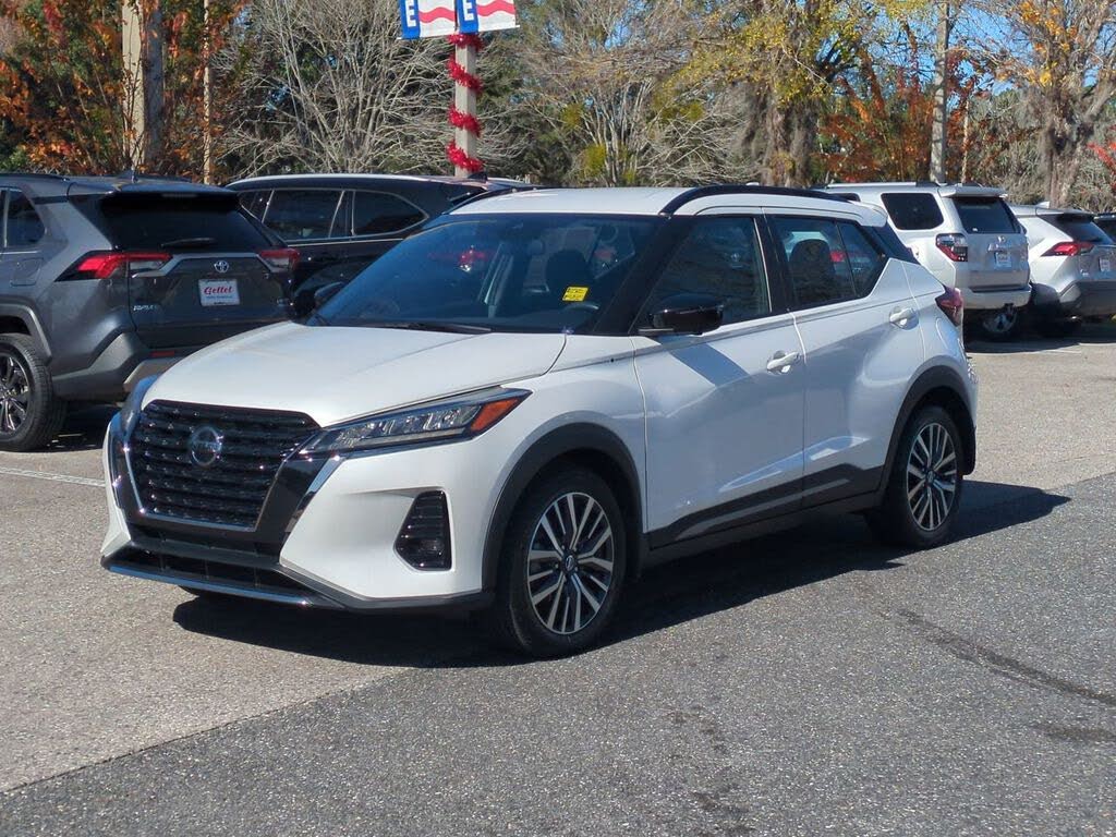 2021 Nissan Kicks SR FWD