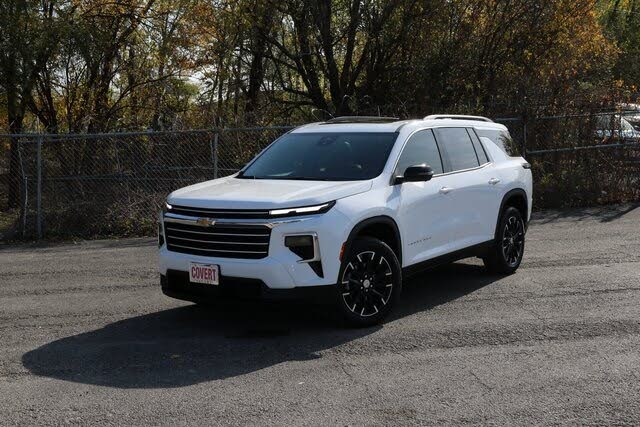 2025 Chevrolet Traverse LT FWD