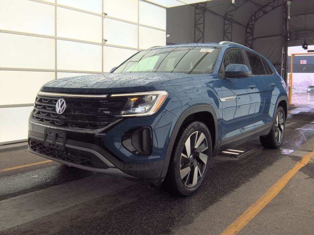 2025 Volkswagen Atlas Cross Sport SE 4Motion with Technology