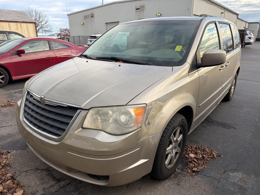 2008 Chrysler Town & Country Touring FWD
