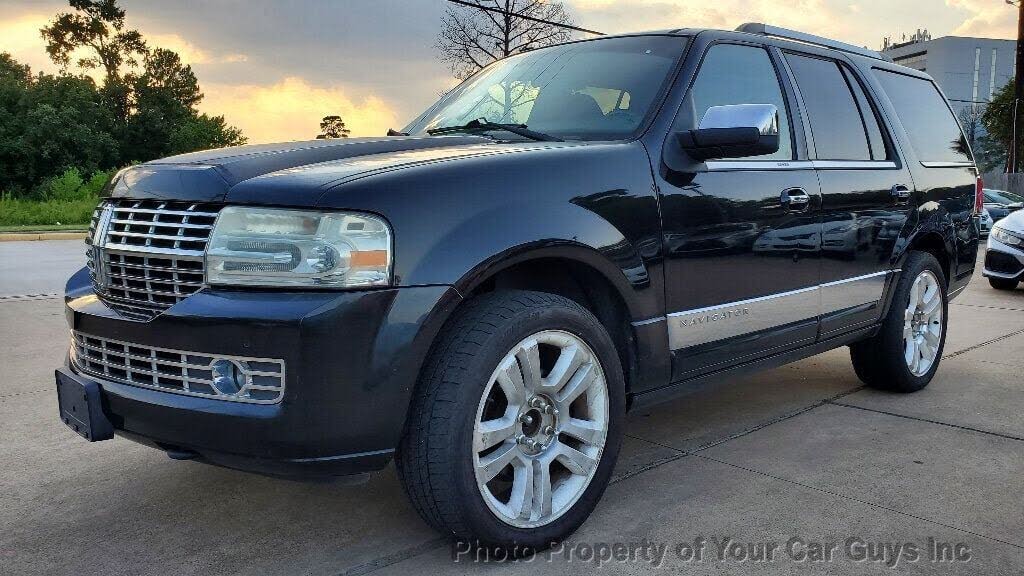 2011 Lincoln Navigator L RWD