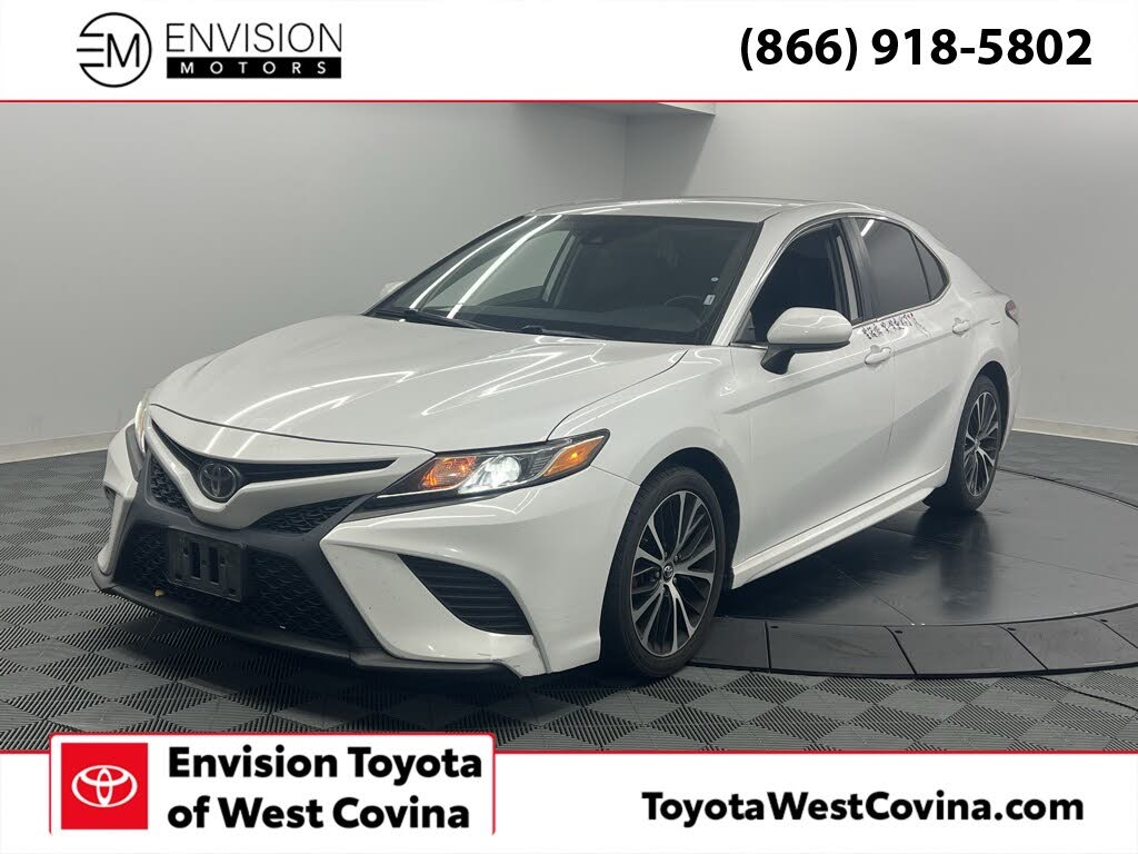 2020 Toyota Camry SE FWD