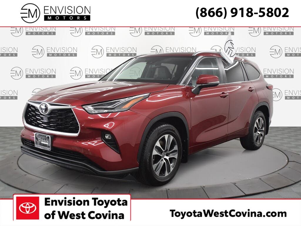 2023 Toyota Highlander XLE FWD