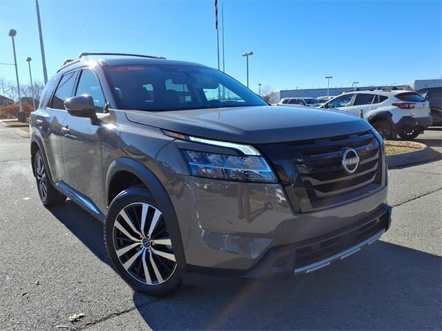 2024 Nissan Pathfinder Platinum FWD
