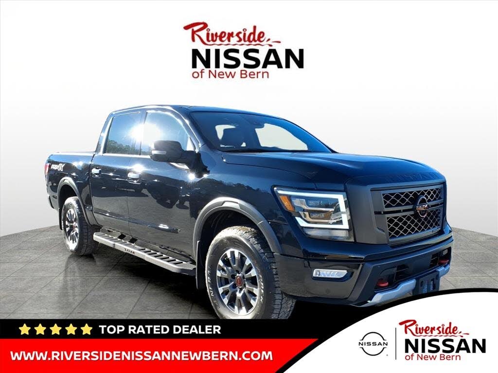 2024 Nissan Titan PRO-4X Crew Cab 4WD