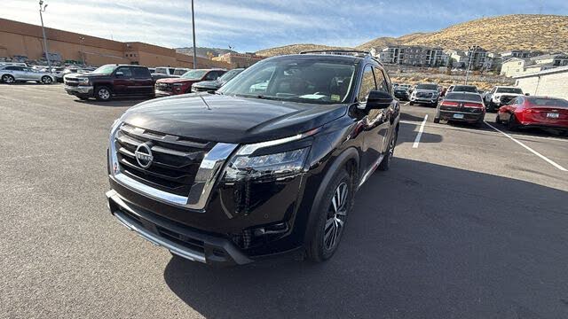 2025 Nissan Pathfinder Platinum 4WD