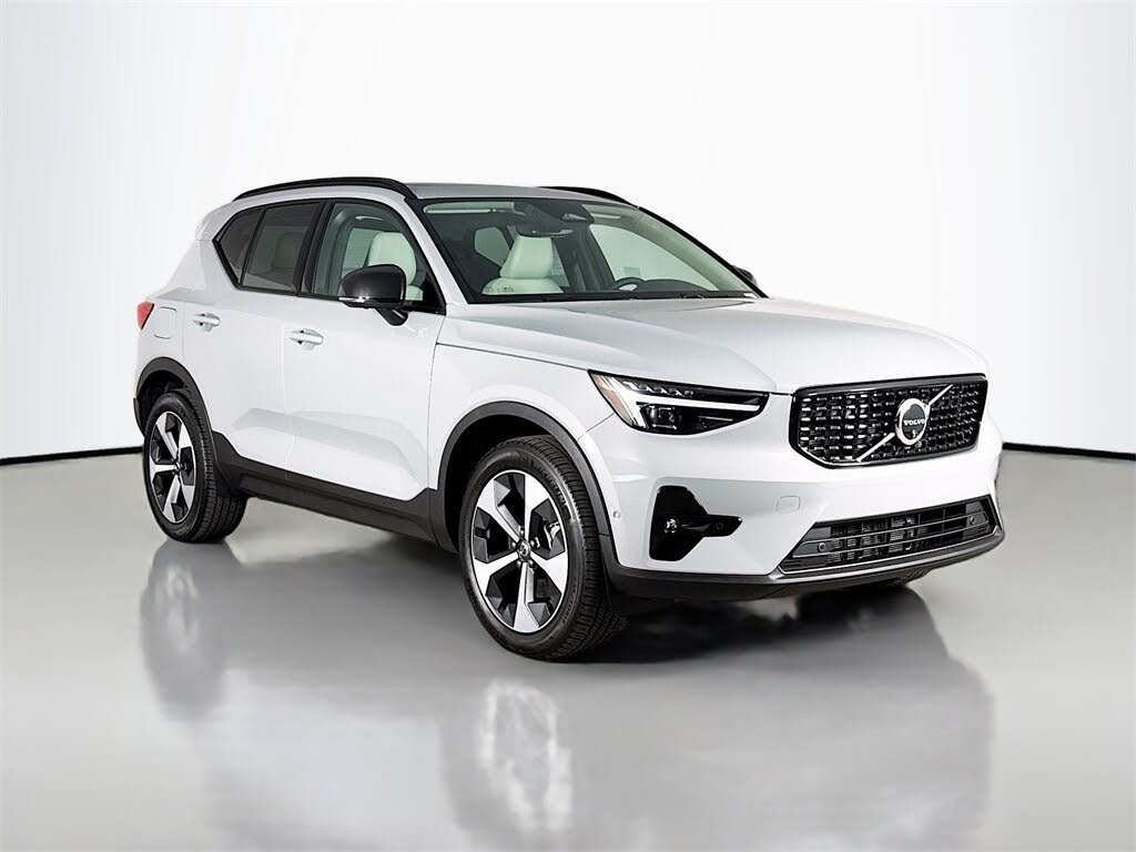 2026 Volvo XC40 B5 Plus AWD