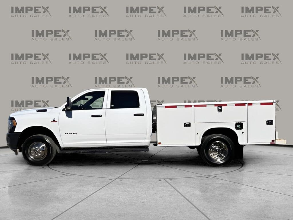 2022 RAM 3500 Chassis Tradesman Crew Cab DRW 4WD