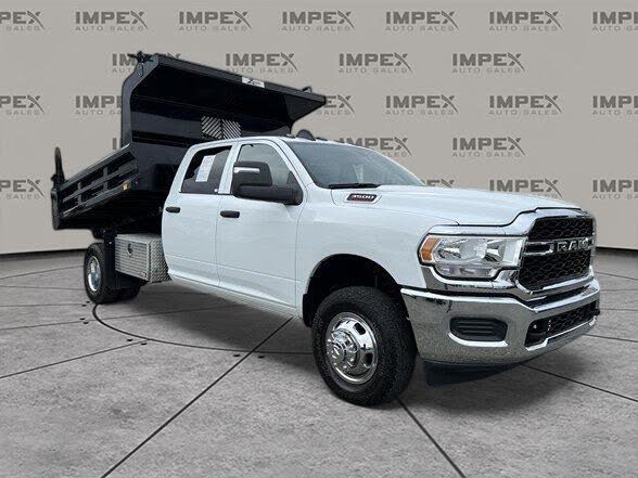 2023 RAM 3500 Chassis Tradesman Crew Cab LB DRW 4WD