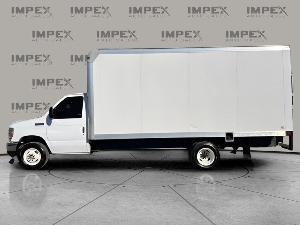 2024 Ford E-Series Chassis E-450 SD Cutaway 158 DRW RWD