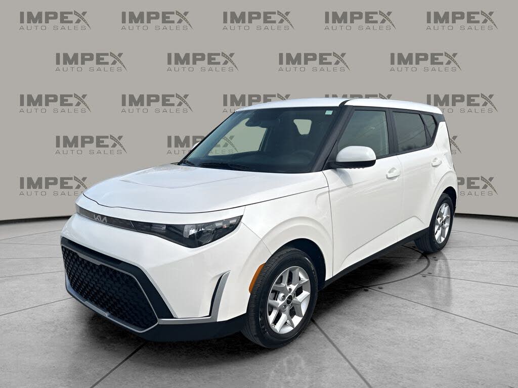 2024 Kia Soul LX FWD