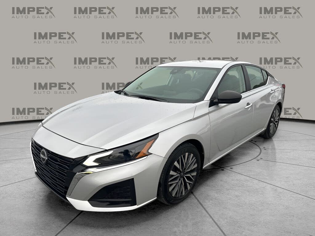 2024 Nissan Altima 2.5 SV FWD