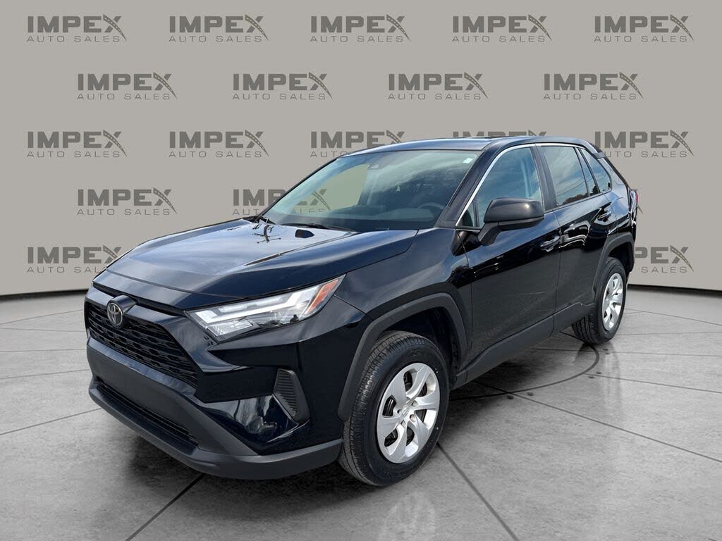 2024 Toyota RAV4 LE FWD
