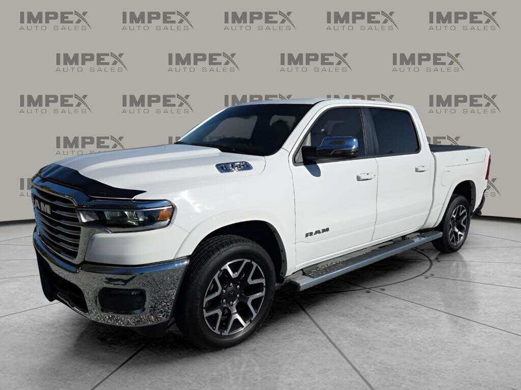 2025 RAM 1500 Laramie Crew Cab 4WD