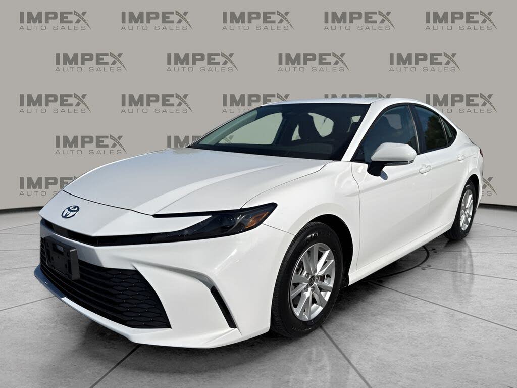 2025 Toyota Camry LE FWD
