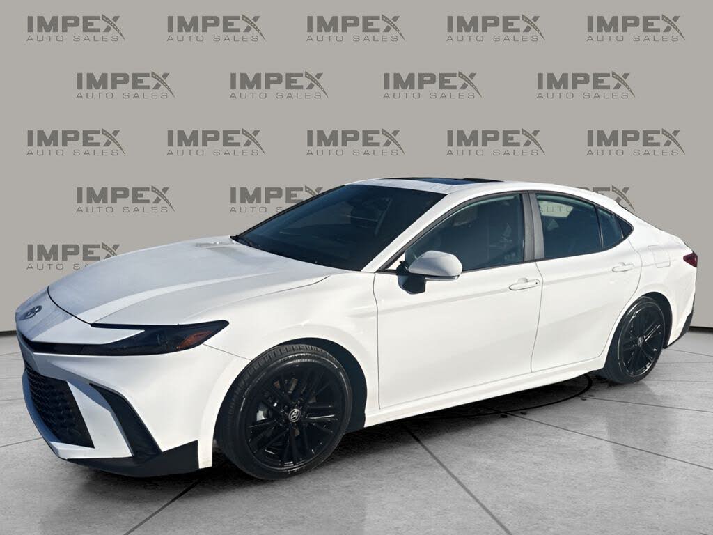 2025 Toyota Camry SE FWD