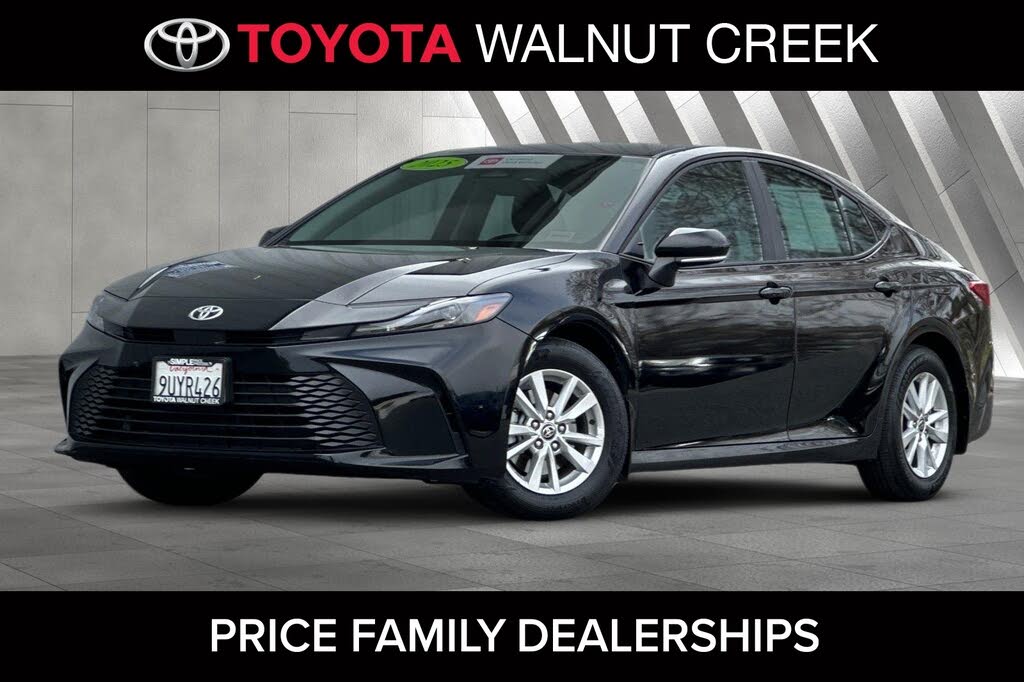 2025 Toyota Camry LE FWD