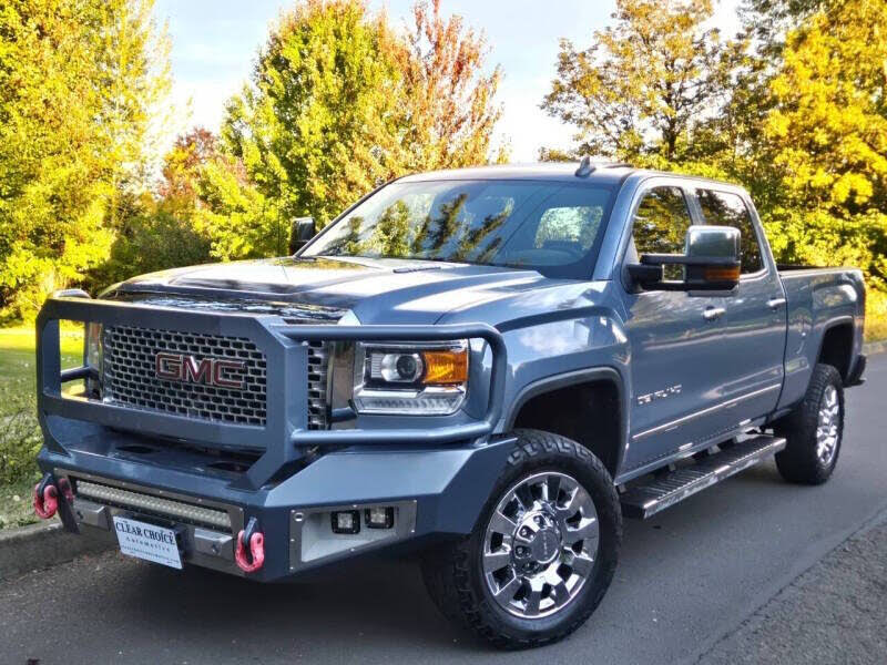 2016 GMC Sierra 2500HD Denali Crew Cab SB 4WD
