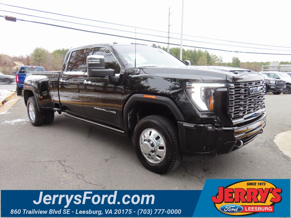 2025 GMC Sierra 3500HD Denali Ultimate Crew Cab 4WD