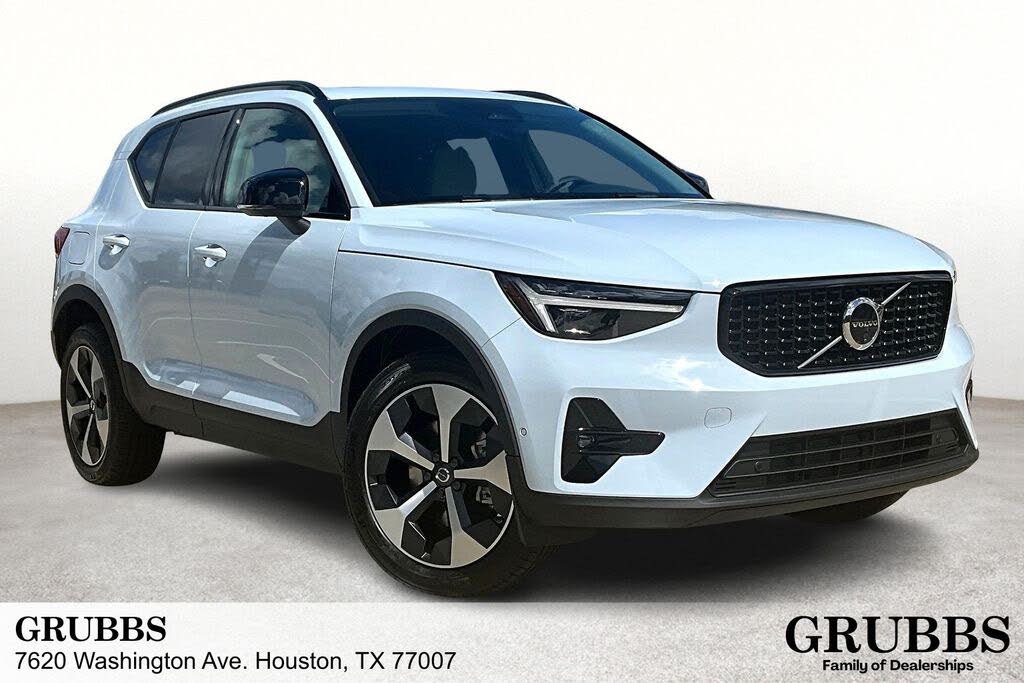 2026 Volvo XC40 B5 Plus AWD