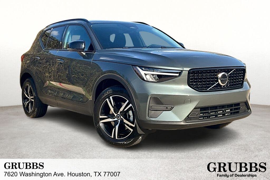 2026 Volvo XC40 B5 Core AWD