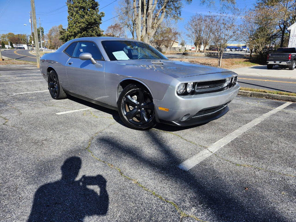 2013 Dodge Challenger SXT RWD