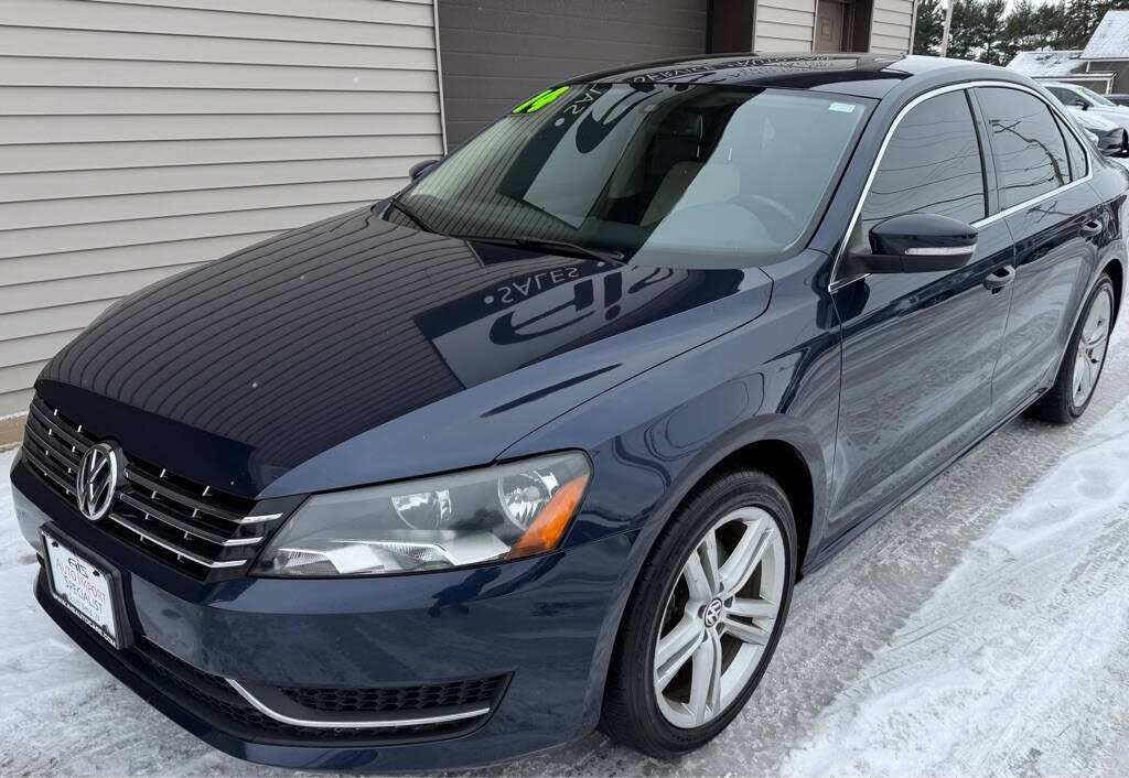 2014 Volkswagen Passat TDI SE with Sunroof