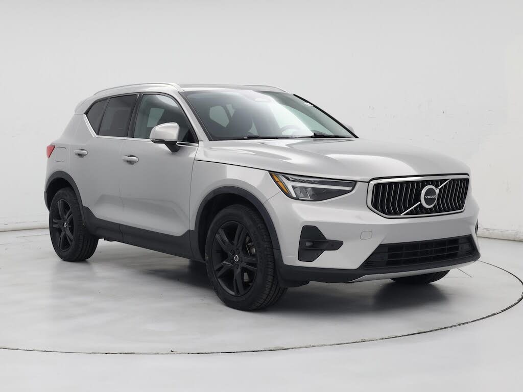 2023 Volvo XC40 B4 Plus Bright Theme FWD