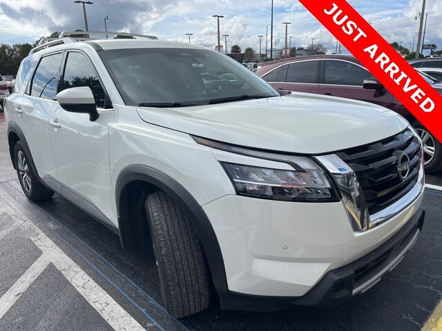2024 Nissan Pathfinder SL 4WD