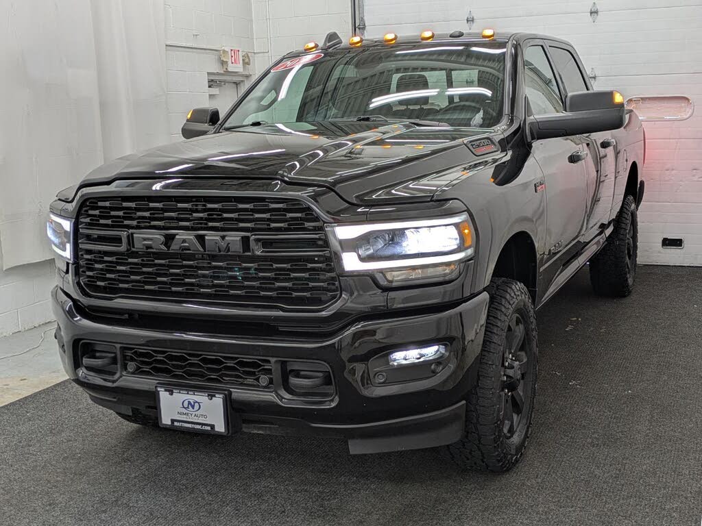2022 RAM 2500 Big Horn Crew Cab 4WD