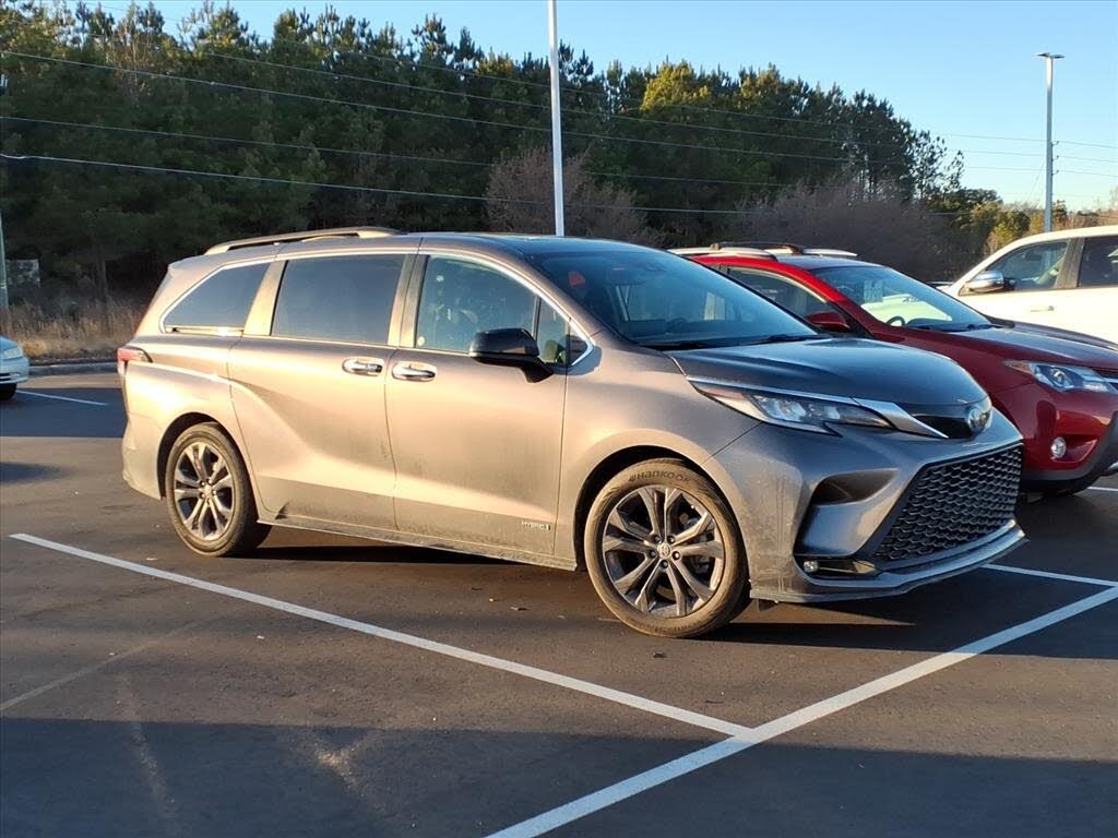 2021 Toyota Sienna XSE 7-Passenger FWD